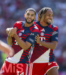 15.08.2026, Fussball Bundesliga 2026/2027, Testspiel Telecom-Cup, FC Bayern München - RB Leipzig, in der Allianz-Arena München,  Ismael Saibari (FC Bayern München) und Sacha Boey (FC Bayern München) haben  Spass