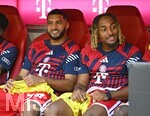 15.08.2026, Fussball Bundesliga 2026/2027, Testspiel Telecom-Cup, FC Bayern München - RB Leipzig, in der Allianz-Arena München,  v.l. Ismael Saibari (FC Bayern München) und Sacha Boey (FC Bayern München) auf der Ersatzbank.