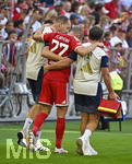 15.08.2026, Fussball Bundesliga 2026/2027, Testspiel Telecom-Cup, FC Bayern München - RB Leipzig, in der Allianz-Arena München, Konrad Laimer (FC Bayern München) angeschlagen