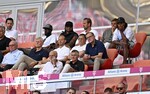 15.08.2026, Fussball Bundesliga 2026/2027, Testspiel Telecom-Cup, FC Bayern München - RB Leipzig, in der Allianz-Arena München, v.l. Dayot Upamecano (FC Bayern München), Michael Olise (FC Bayern München) , Harry Kane (FC Bayern München), Joao Palhinha (FC Bayern München)  und Serge Gnabry (FC Bayern München)    

darunter Ehren-Präsident Uli Hoeneß (FC Bayern München, Hoeness), x, x, Sportvorstand Max Eberl (Bayern München) und Vorstandsvorsitzender Jan-Christian Dreesen (FC Bayern München) 

Präsident Herbert Hainer (FC Bayern) 