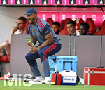 15.08.2026, Fussball Bundesliga 2026/2027, Testspiel Telecom-Cup, FC Bayern München - RB Leipzig, in der Allianz-Arena München, Trainer Vincent Kompany (FC Bayern München) in Rage