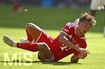 15.08.2026, Fussball Bundesliga 2026/2027, Testspiel Telecom-Cup, FC Bayern München - RB Leipzig, in der Allianz-Arena München, Tom Bischof (FC Bayern München) am Boden.