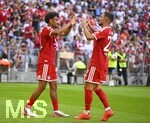 15.08.2026, Fussball Bundesliga 2026/2027, Testspiel Telecom-Cup, FC Bayern München - RB Leipzig, in der Allianz-Arena München, v.l. Nathaniel Brown (FC Bayern München) und Arijon Ibrahimovic (Bayern München) jubeln