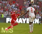 15.08.2026, Fussball Bundesliga 2026/2027, Testspiel Telecom-Cup, FC Bayern München - RB Leipzig, in der Allianz-Arena München, v.l. Ismael Saibari (FC Bayern München) und El Chadaille Bitshiabu (RB Leipzig) 