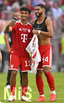 15.08.2026, Fussball Bundesliga 2026/2027, Testspiel Telecom-Cup, FC Bayern München - RB Leipzig, in der Allianz-Arena München, v.l. Nathaniel Brown (FC Bayern München) und Ismael Saibari (FC Bayern München) freuen sich nach dem Spiel.
