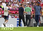 15.08.2026, Fussball Bundesliga 2026/2027, Testspiel Telecom-Cup, FC Bayern München - RB Leipzig, in der Allianz-Arena München, Jamal Musiala (Bayern München) geht die Treppe runter.