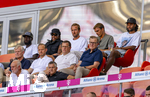 15.08.2026, Fussball Bundesliga 2026/2027, Testspiel Telecom-Cup, FC Bayern München - RB Leipzig, in der Allianz-Arena München, VIP-Tribüne mit den WM-Rückkehrern in der oberen Reihe, von links:  Dayot Upamecano (FC Bayern München), Michael Olise (FC Bayern München), Harry Kane (FC Bayern München), Joao Palhinha (FC Bayern München), Serge Gnabry (FC Bayern München), mittlere Reihe: Rouven Kasper (VORSTAND MARKETING UND VERTRIEB, FC Bayern), Sportvorstand Max Eberl (Bayern München), Vorstandsvorsitzender Jan-Christian Dreesen (FC Bayern München), Präsident Herbert Hainer (FC Bayern), 