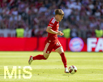 15.08.2026, Fussball Bundesliga 2026/2027, Testspiel Telecom-Cup, FC Bayern München - RB Leipzig, in der Allianz-Arena München, Tim Binder (Bayern München) am Ball 