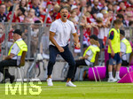 15.08.2026, Fussball Bundesliga 2026/2027, Testspiel Telecom-Cup, FC Bayern München - RB Leipzig, in der Allianz-Arena München, Trainer Martin Demichelis (RB Leipzig) am Spielfeldrand in Rage