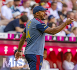 15.08.2026, Fussball Bundesliga 2026/2027, Testspiel Telecom-Cup, FC Bayern München - RB Leipzig, in der Allianz-Arena München, Trainer Vincent Kompany (FC Bayern München) in Rage 