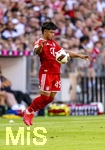 15.08.2026, Fussball Bundesliga 2026/2027, Testspiel Telecom-Cup, FC Bayern München - RB Leipzig, in der Allianz-Arena München, Felipe Chavez (FC Bayern München),  am Ball 