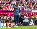 15.08.2026, Fussball Bundesliga 2026/2027, Testspiel Telecom-Cup, FC Bayern München - RB Leipzig, in der Allianz-Arena München, Trainer Vincent Kompany (FC Bayern München) in Rage 