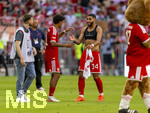 15.08.2026, Fussball Bundesliga 2026/2027, Testspiel Telecom-Cup, FC Bayern München - RB Leipzig, in der Allianz-Arena München, v.li: Nathaniel Brown (FC Bayern München) Selfie nach dem Spiel mt Ismael Saibari (FC Bayern München) 