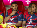 15.08.2026, Fussball Bundesliga 2026/2027, Testspiel Telecom-Cup, FC Bayern München - RB Leipzig, in der Allianz-Arena München, von links:  Ismael Saibari (FC Bayern München) und Sacha Boey (FC Bayern München) auf der Bank.