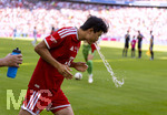 15.08.2026, Fussball Bundesliga 2026/2027, Testspiel Telecom-Cup, FC Bayern München - RB Leipzig, in der Allianz-Arena München, Min-jae Kim (Bayern München, Minjae Kim) spuckt sein Wasser aus 