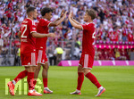 15.08.2026, Fussball Bundesliga 2026/2027, Testspiel Telecom-Cup, FC Bayern München - RB Leipzig, in der Allianz-Arena München, Torjubel, v.li: Arijon Ibrahimovic (Bayern München), Nathaniel Brown (FC Bayern München), Tim Binder (Bayern München).