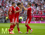 15.08.2026, Fussball Bundesliga 2026/2027, Testspiel Telecom-Cup, FC Bayern München - RB Leipzig, in der Allianz-Arena München, Torjubel, v.li: Arijon Ibrahimovic (Bayern München), Nathaniel Brown (FC Bayern München), Tim Binder (Bayern München).