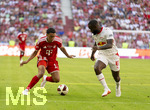 15.08.2026, Fussball Bundesliga 2026/2027, Testspiel Telecom-Cup, FC Bayern München - RB Leipzig, in der Allianz-Arena München, v.li: Jamal Musiala (Bayern München) gegen Lutharel Geertruida (RB Leipzig) 
