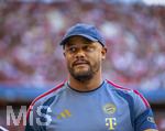 15.08.2026, Fussball Bundesliga 2026/2027, Testspiel Telecom-Cup, FC Bayern München - RB Leipzig, in der Allianz-Arena München, Trainer Vincent Kompany (FC Bayern München) nachdenklich 