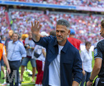 15.08.2026, Fussball Bundesliga 2026/2027, Testspiel Telecom-Cup, FC Bayern München - RB Leipzig, in der Allianz-Arena München, Trainer Martin Demichelis (RB Leipzig) winkt 