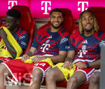 15.08.2026, Fussball Bundesliga 2026/2027, Testspiel Telecom-Cup, FC Bayern München - RB Leipzig, in der Allianz-Arena München, v.li: Bara Sapoko Ndiaye (Bayern München), Ismael Saibari (FC Bayern München), Sacha Boey (FC Bayern München) auf der Bank.