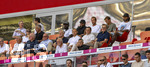 15.08.2026, Fussball Bundesliga 2026/2027, Testspiel Telecom-Cup, FC Bayern München - RB Leipzig, in der Allianz-Arena München, Ehrentribüne mit Dieter Hoeness, Ehren-Präsident Uli Hoeneß (FC Bayern München, Hoeness), Sportvorstand Max Eberl (Bayern München), Rouven Kasper (VORSTAND MARKETING UND VERTRIEB, FC Bayern), Vorstandsvorsitzender Jan-Christian Dreesen (FC Bayern München), Dayot Upamecano (FC Bayern München), Michael Olise (FC Bayern München),m Harry Kane (FC Bayern München), Joao Palhinha (FC Bayern München), Serge Gnabry (FC Bayern München), Präsident Herbert Hainer (FC Bayern) 
