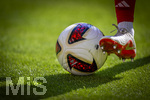 15.08.2026, Fussball Bundesliga 2026/2027, Testspiel Telecom-Cup, FC Bayern München - RB Leipzig, in der Allianz-Arena München, Spielball am Fuss eines Spielers