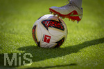 15.08.2026, Fussball Bundesliga 2026/2027, Testspiel Telecom-Cup, FC Bayern München - RB Leipzig, in der Allianz-Arena München, Spielball am Fuss eines Spielers