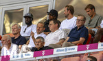 15.08.2026, Fussball Bundesliga 2026/2027, Testspiel Telecom-Cup, FC Bayern München - RB Leipzig, in der Allianz-Arena München, Ehrentribüne mit Rouven Kasper (VORSTAND MARKETING UND VERTRIEB, FC Bayern), Vorstandsvorsitzender Jan-Christian Dreesen (FC Bayern München), Dayot Upamecano (FC Bayern München), Michael Olise (FC Bayern München),m Harry Kane (FC Bayern München), Joao Palhinha (FC Bayern München), Präsident Herbert Hainer (FC Bayern) 