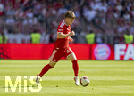 15.08.2026, Fussball Bundesliga 2026/2027, Testspiel Telecom-Cup, FC Bayern München - RB Leipzig, in der Allianz-Arena München, Tim Binder (Bayern München) am Ball 