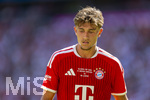 15.08.2026, Fussball Bundesliga 2026/2027, Testspiel Telecom-Cup, FC Bayern München - RB Leipzig, in der Allianz-Arena München, Tom Bischof (FC Bayern München) nachdenklich 