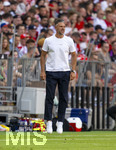 15.08.2026, Fussball Bundesliga 2026/2027, Testspiel Telecom-Cup, FC Bayern München - RB Leipzig, in der Allianz-Arena München, Trainer Martin Demichelis (RB Leipzig) gibt Anweisungen