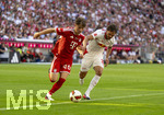 15.08.2026, Fussball Bundesliga 2026/2027, Testspiel Telecom-Cup, FC Bayern München - RB Leipzig, in der Allianz-Arena München, li: Tim Binder (Bayern München) im Zweikampf gegen Max Finkgräfe (RB Leipzig) 