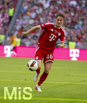 15.08.2026, Fussball Bundesliga 2026/2027, Testspiel Telecom-Cup, FC Bayern München - RB Leipzig, in der Allianz-Arena München, Tim Binder (Bayern München) am Ball 