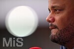 18.08.2026, Fussball Bundesliga 2026/2027, Testspiel, 1.FC Heidenheim - FC Bayern München, in der Voith-Arena Heidenheim, Trainer Vincent Kompany (FC Bayern München) nachdenklich.