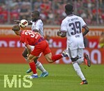 18.08.2026, Fussball Bundesliga 2026/2027, Testspiel, 1.FC Heidenheim - FC Bayern München, in der Voith-Arena Heidenheim, v.l. Yannik Wagner (1.FC Heidenheim) setzt sich gegen Dayot Upamecano (FC Bayern München) duech