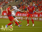 18.08.2026, Fussball Bundesliga 2026/2027, Testspiel, 1.FC Heidenheim - FC Bayern München, in der Voith-Arena Heidenheim, Bara Sapoko Ndiaye (Bayern München) gegen Yannik Wagner (1.FC Heidenheim) 