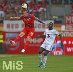 18.08.2026, Fussball Bundesliga 2026/2027, Testspiel, 1.FC Heidenheim - FC Bayern München, in der Voith-Arena Heidenheim, v.l. Mikkel Kaufmann (1. FC Heidenheim 1846) gegen Dayot Upamecano (FC Bayern München) 