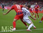18.08.2026, Fussball Bundesliga 2026/2027, Testspiel, 1.FC Heidenheim - FC Bayern München, in der Voith-Arena Heidenheim, v.l. Jonas Föhrenbach (1. FC Heidenheim 1846) gegen Tim Binder (Bayern München) 