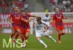 18.08.2026, Fussball Bundesliga 2026/2027, Testspiel, 1.FC Heidenheim - FC Bayern München, in der Voith-Arena Heidenheim, v.l. Luca Kerber (1. FC Heidenheim 1846) gegen Tim Binder (Bayern München) 