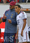 18.08.2026, Fussball Bundesliga 2026/2027, Testspiel, 1.FC Heidenheim - FC Bayern München, in der Voith-Arena Heidenheim, v.l. Trainer Vincent Kompany (FC Bayern München) und Jamal Musiala (Bayern München) 