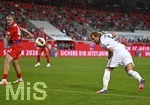 18.08.2026, Fussball Bundesliga 2026/2027, Testspiel, 1.FC Heidenheim - FC Bayern München, in der Voith-Arena Heidenheim, Harry Kane (FC Bayern München) köpft den Ball.