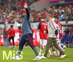 18.08.2026, Fussball Bundesliga 2026/2027, Testspiel, 1.FC Heidenheim - FC Bayern München, in der Voith-Arena Heidenheim, v.l. Trainer Vincent Kompany (FC Bayern München) und Sportdirektor Christoph Freund (Bayern München) 