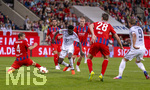 18.08.2026, Fussball Bundesliga 2026/2027, Testspiel, 1.FC Heidenheim - FC Bayern München, in der Voith-Arena Heidenheim, li: Tim Siersleben (1. FC Heidenheim 1846), mitte: Bara Sapoko Ndiaye (Bayern München), 