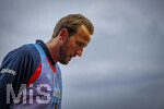 18.08.2026, Fussball Bundesliga 2026/2027, Testspiel, 1.FC Heidenheim - FC Bayern München, in der Voith-Arena Heidenheim, Harry Kane (FC Bayern München) nachdenklich beim Aufwärmen.