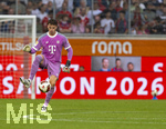 18.08.2026, Fussball Bundesliga 2026/2027, Testspiel, 1.FC Heidenheim - FC Bayern München, in der Voith-Arena Heidenheim, Torwart Jonas Urbig (FC Bayern München) am Ball.  Saison 2026