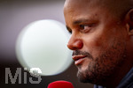 18.08.2026, Fussball Bundesliga 2026/2027, Testspiel, 1.FC Heidenheim - FC Bayern München, in der Voith-Arena Heidenheim, Trainer Vincent Kompany (FC Bayern München) nachdenklich beim Interview.