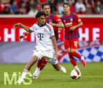 18.08.2026, Fussball Bundesliga 2026/2027, Testspiel, 1.FC Heidenheim - FC Bayern München, in der Voith-Arena Heidenheim, Nathaniel Brown (FC Bayern München) am Ball 
