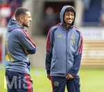 18.08.2026, Fussball Bundesliga 2026/2027, Testspiel, 1.FC Heidenheim - FC Bayern München, in der Voith-Arena Heidenheim, v.li: Arijon Ibrahimovic (Bayern München), Nathaniel Brown (FC Bayern München) vor dem Spiel 