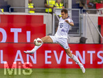 18.08.2026, Fussball Bundesliga 2026/2027, Testspiel, 1.FC Heidenheim - FC Bayern München, in der Voith-Arena Heidenheim, Josip Stanisic (Bayern München) am Ball 